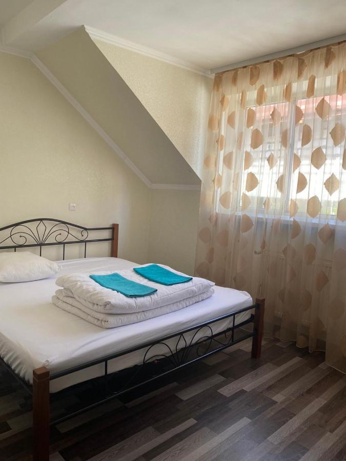 Vip Hostel Мукачево Экстерьер фото