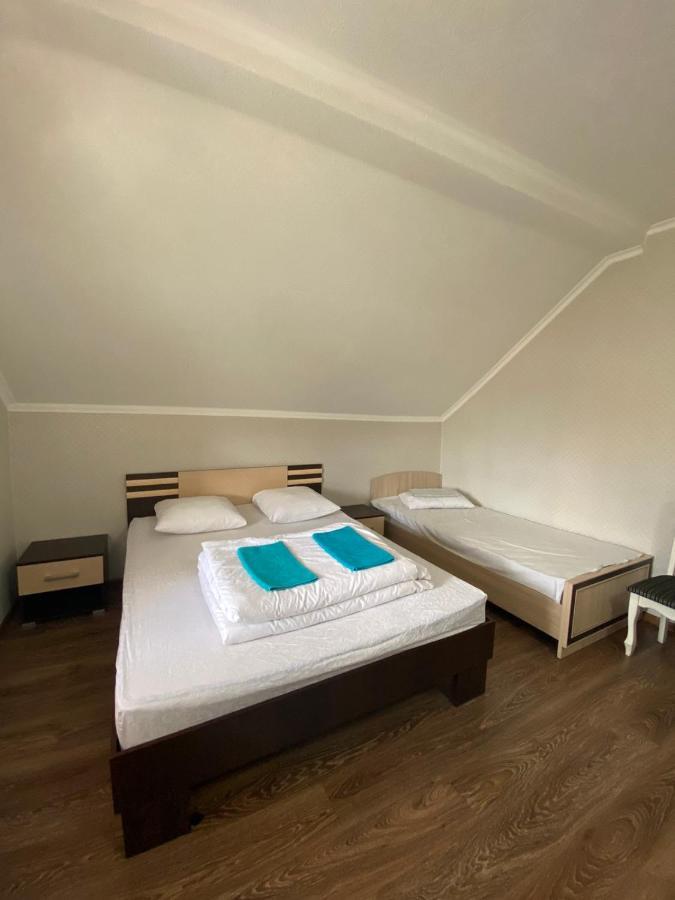 Vip Hostel Мукачево Экстерьер фото