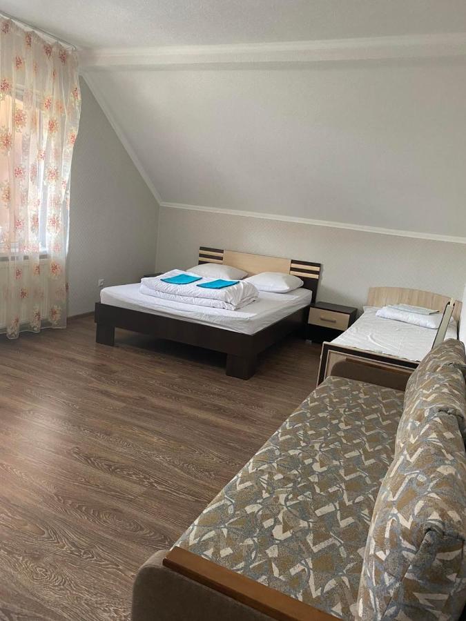 Vip Hostel Мукачево Экстерьер фото