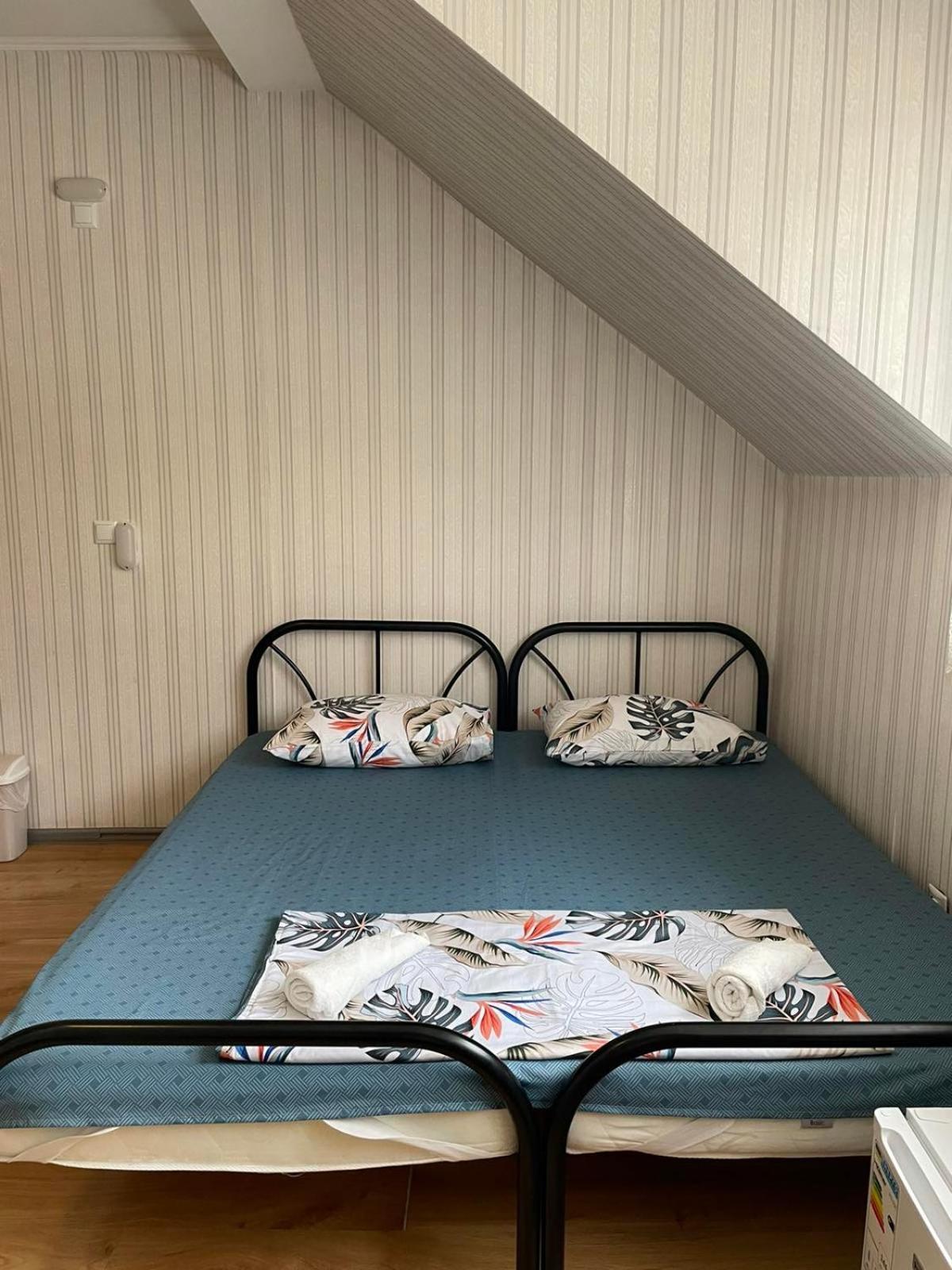 Vip Hostel Мукачево Экстерьер фото