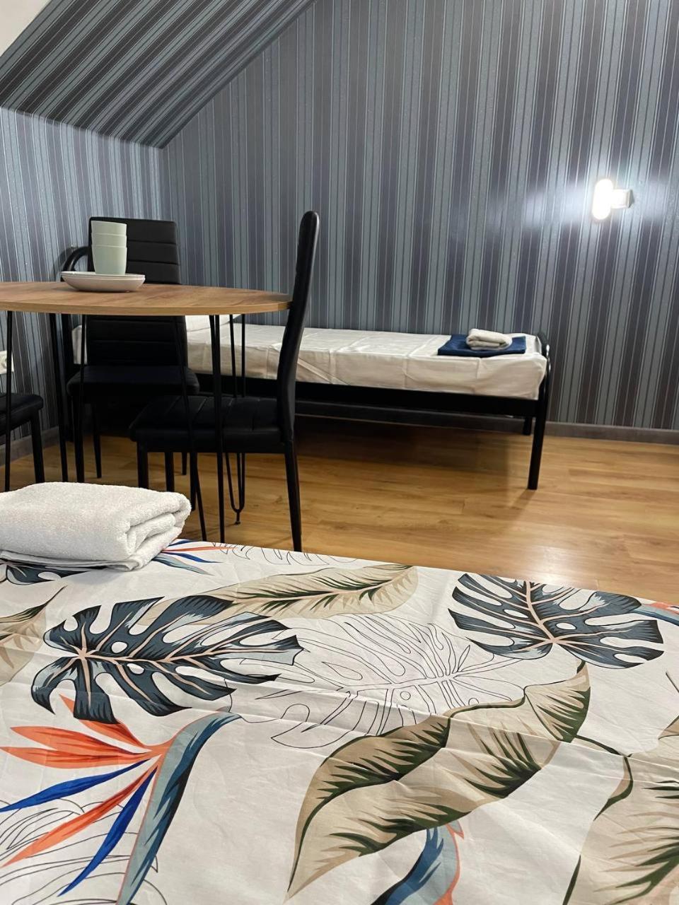 Vip Hostel Мукачево Экстерьер фото