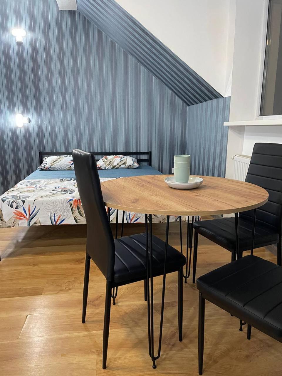 Vip Hostel Мукачево Экстерьер фото
