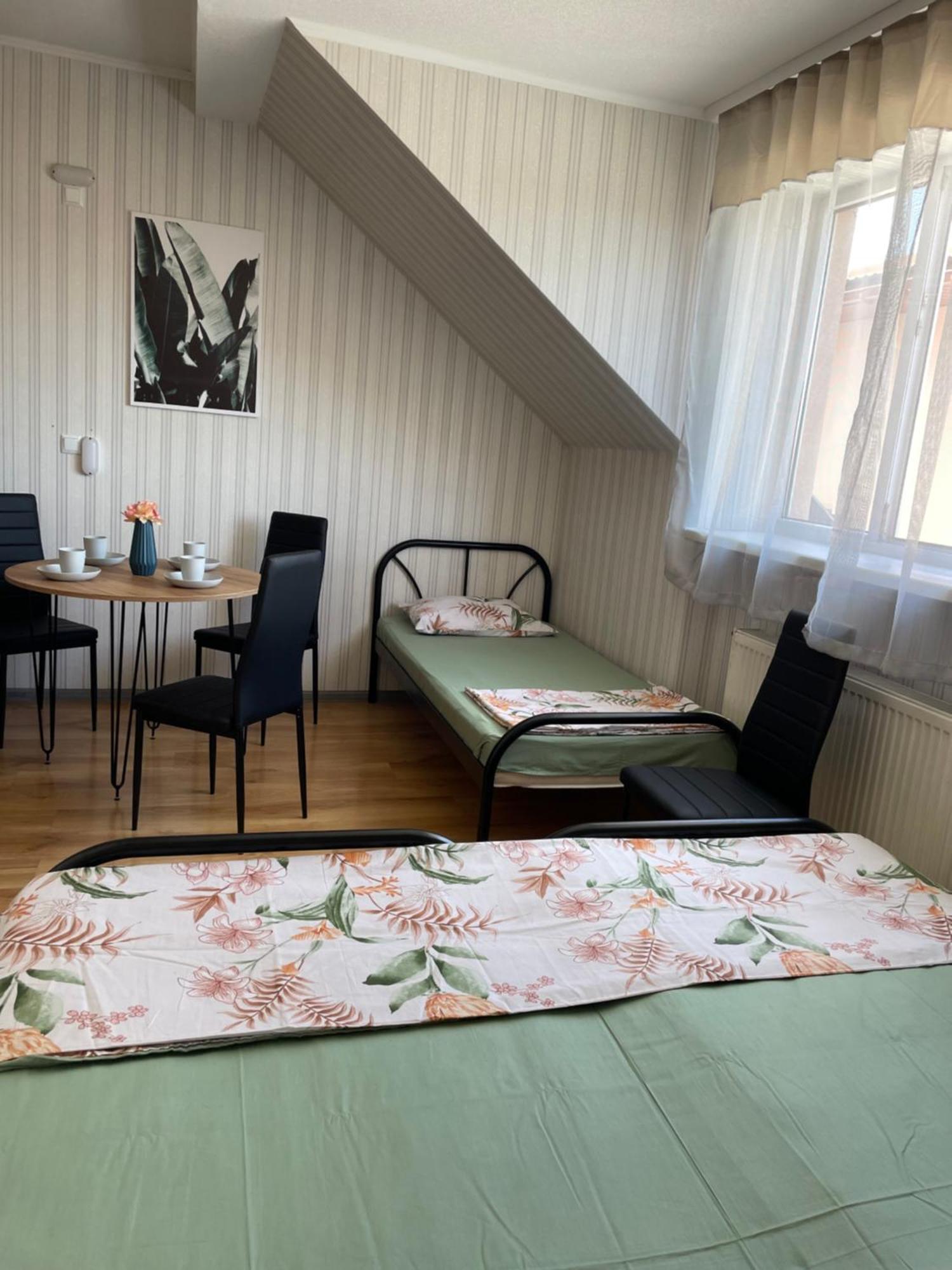 Vip Hostel Мукачево Экстерьер фото