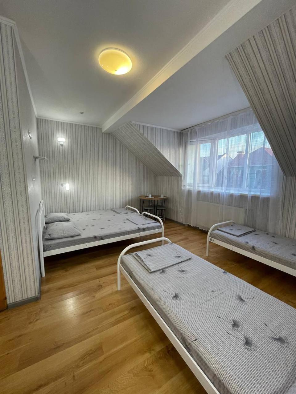 Vip Hostel Мукачево Экстерьер фото