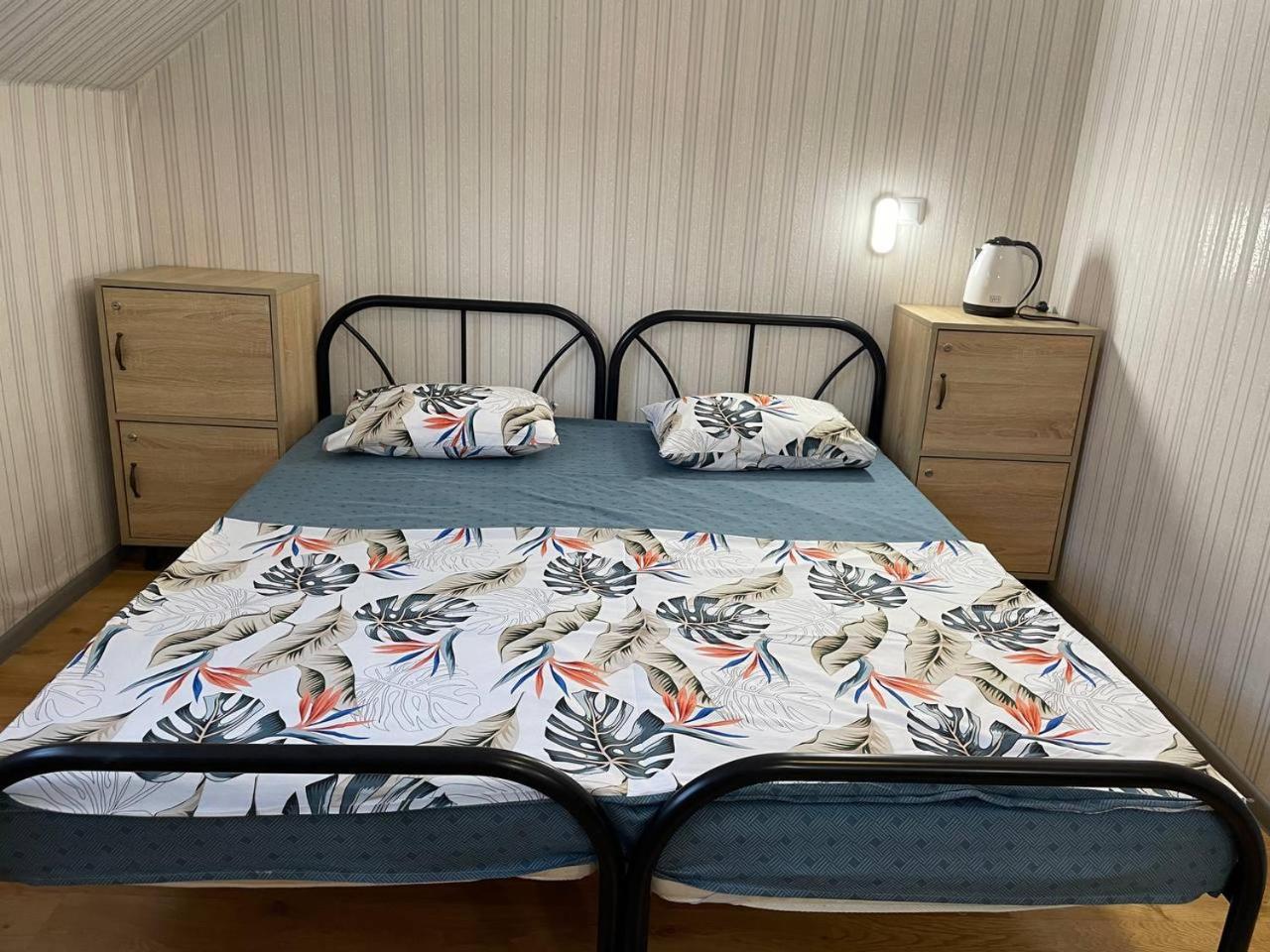 Vip Hostel Мукачево Экстерьер фото